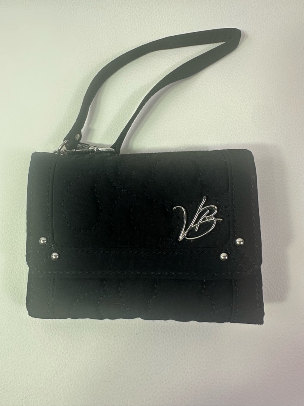 Pre-owner Vera Bradley Quilted Black Trifold Wallet/Wristlet Black/Silver